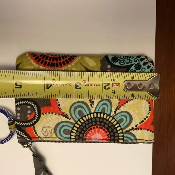 VERA BRADLEY Zip ID Case With keychain - Picture 4 of 4